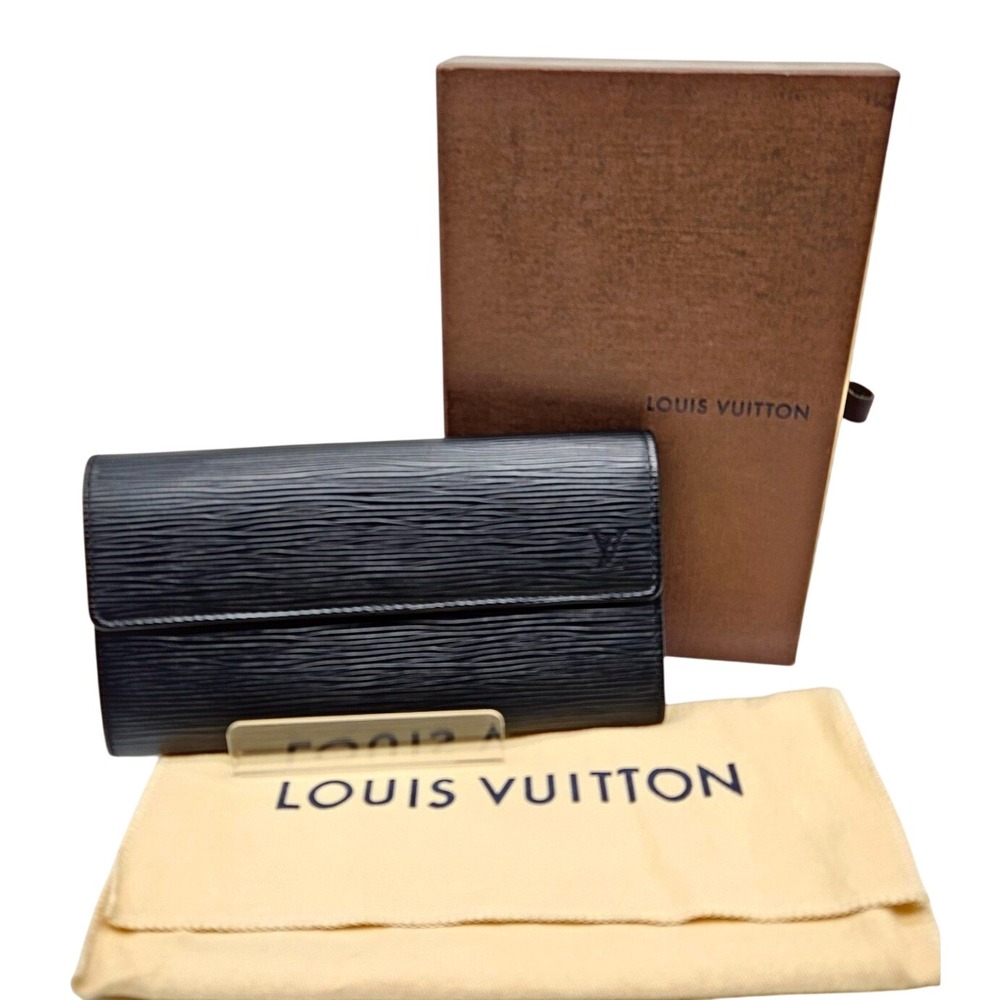 Louis Vuitton Epi Sarah Wallet Women Black Long Bifold Old Money Quiet Luxury